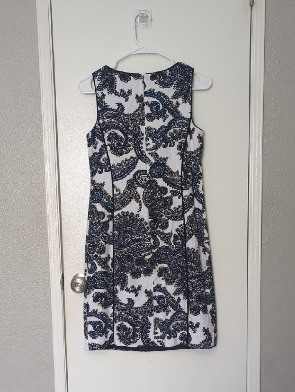 Talbots Petite 6 White and Navy Paisley Sheath Dress - Picture 2 of 7